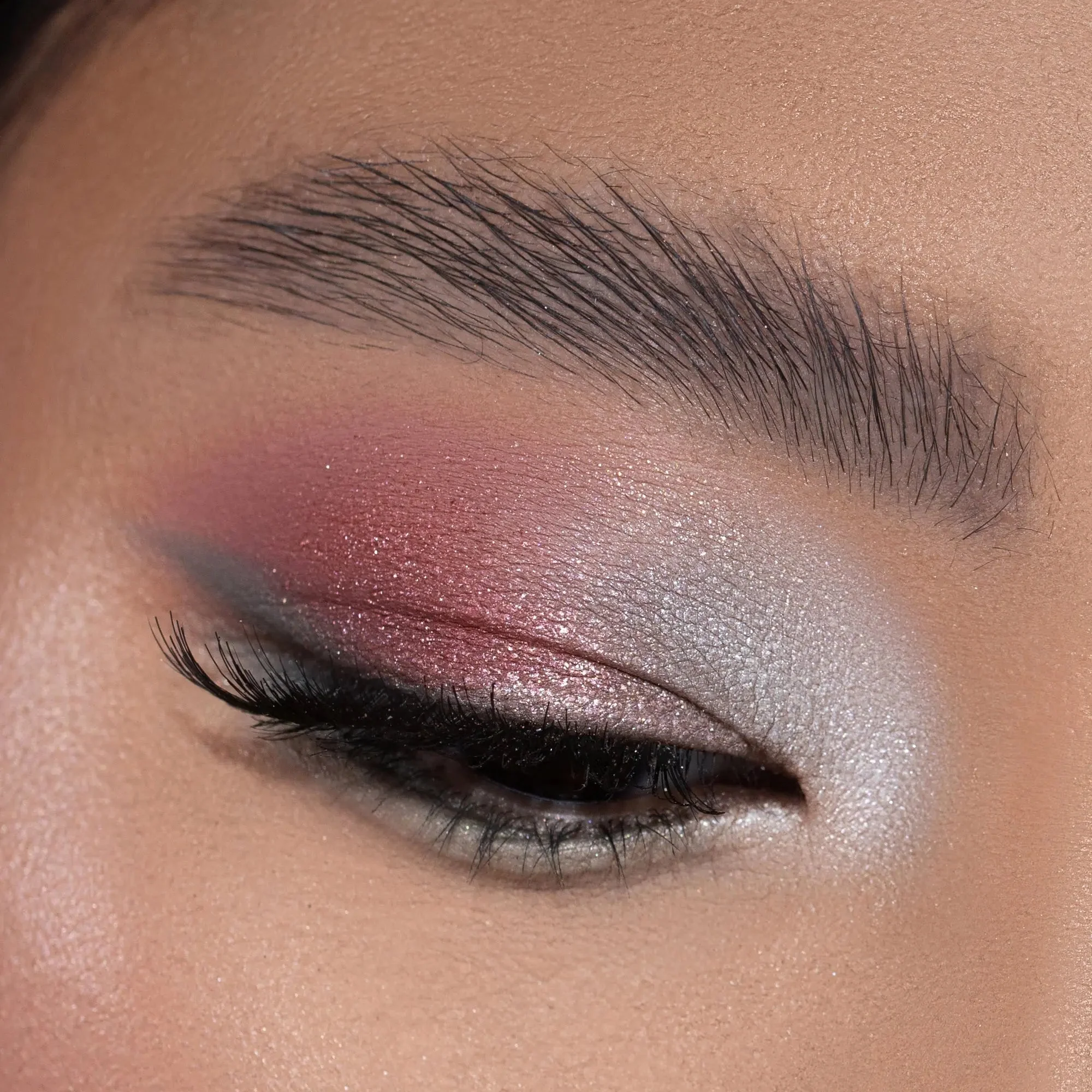 RETRO GLAM EYESHADOW PALETTE - Image 11