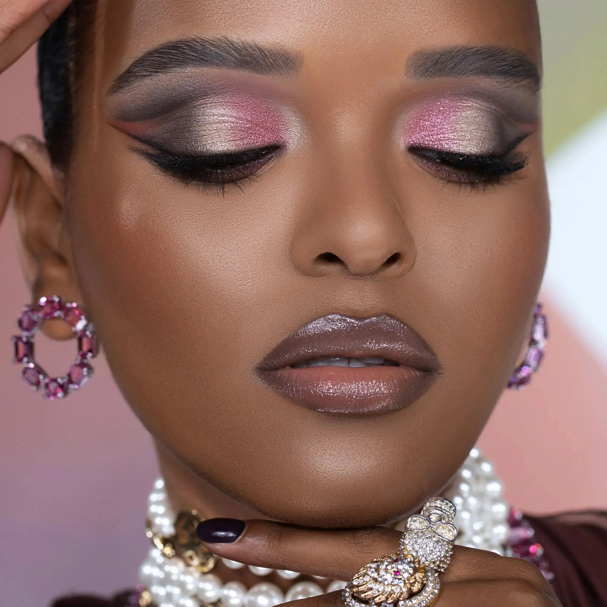 RETRO GLAM EYESHADOW PALETTE - Image 6
